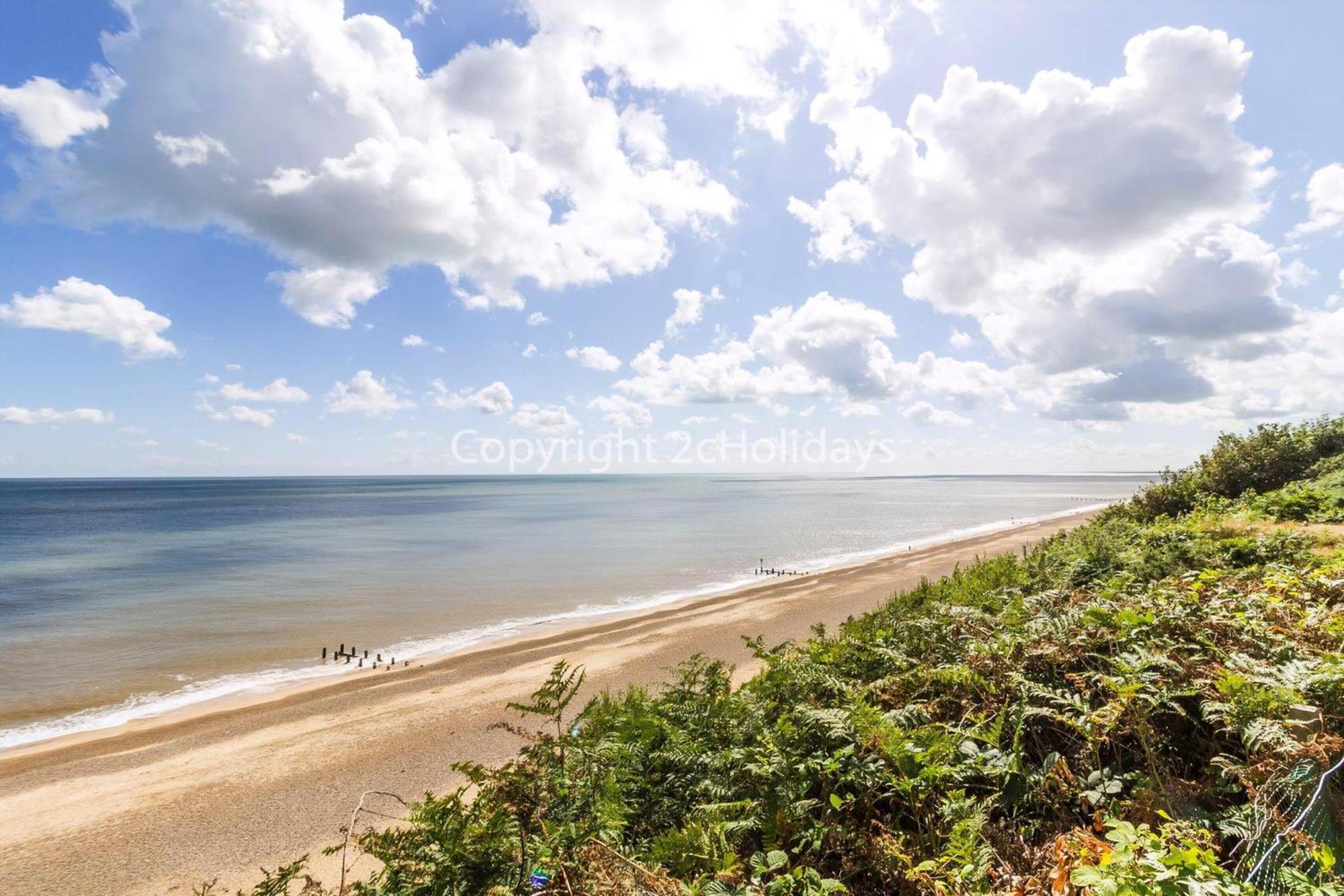 Brilliant Caravan With A Partial Sea View In Suffolk Ref 32026Az Lowestoft Buitenkant foto
