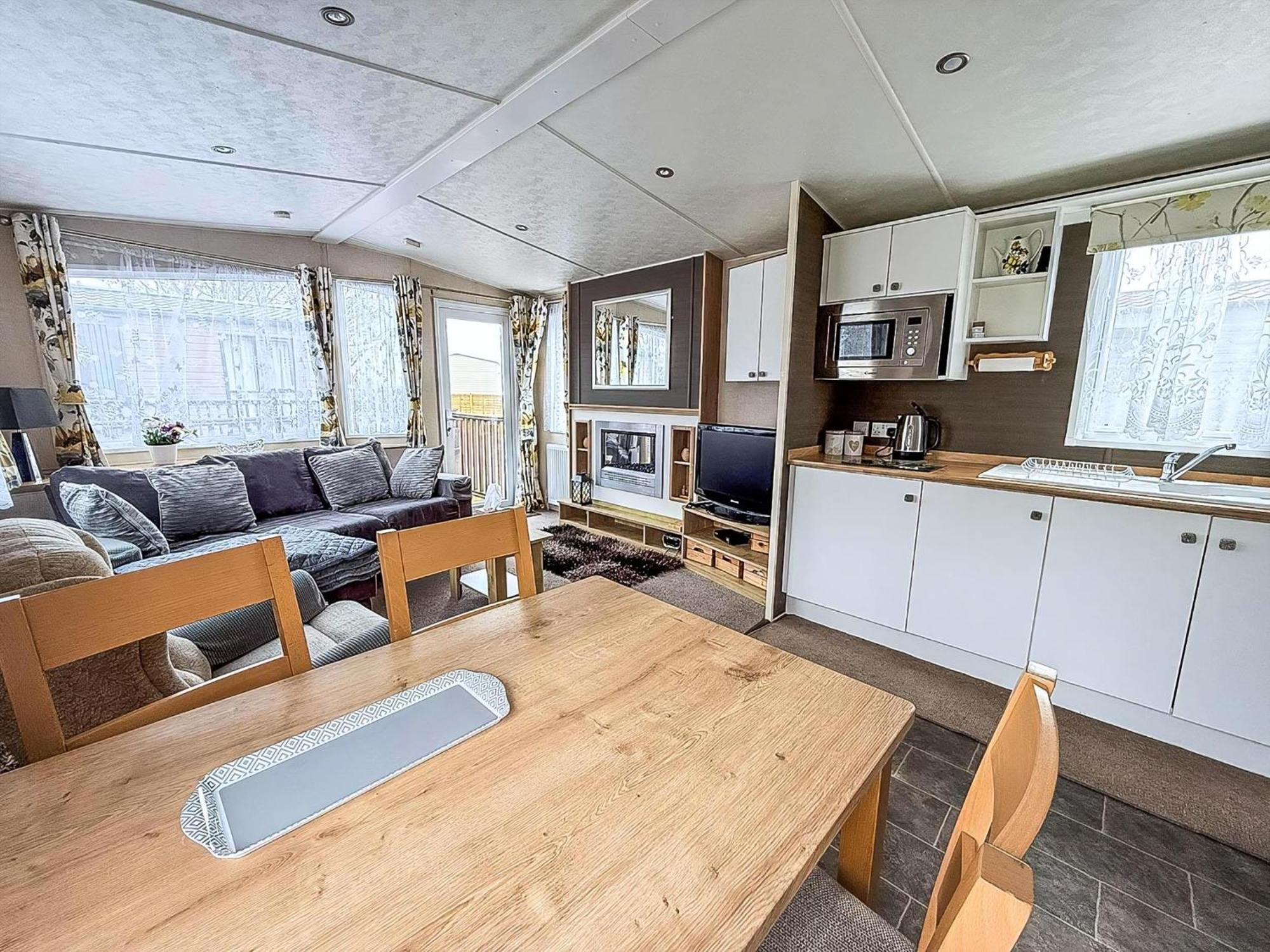 Brilliant Caravan With A Partial Sea View In Suffolk Ref 32026Az Lowestoft Buitenkant foto