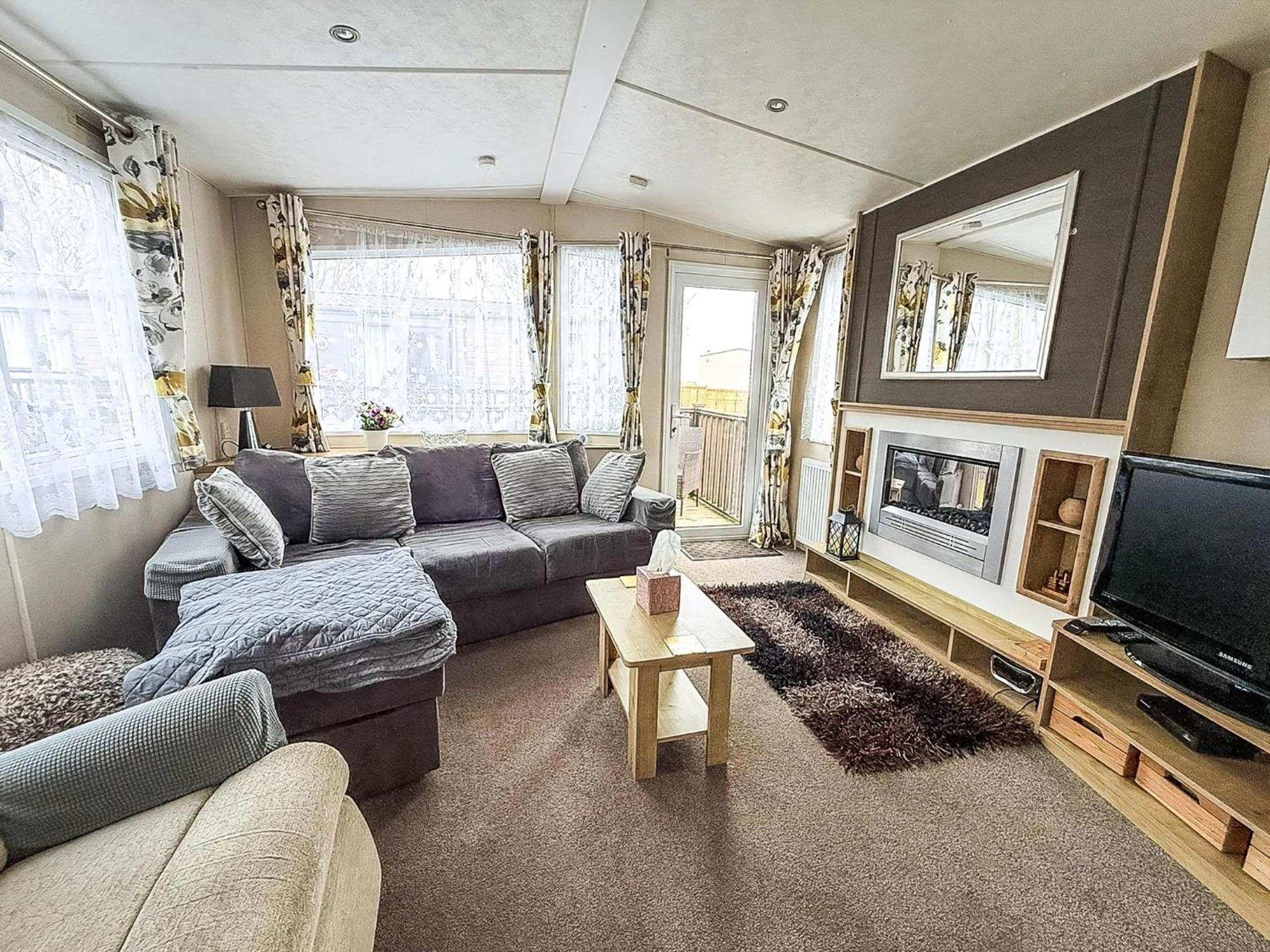 Brilliant Caravan With A Partial Sea View In Suffolk Ref 32026Az Lowestoft Buitenkant foto